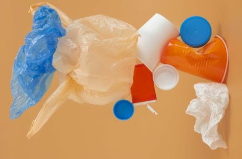Estérel Aventures lutte contre les déchets plastiques, un véritable destructeur environnemental